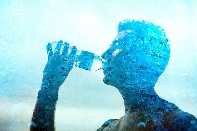 饮料不能代替水 饮水对人体的作用有哪些？